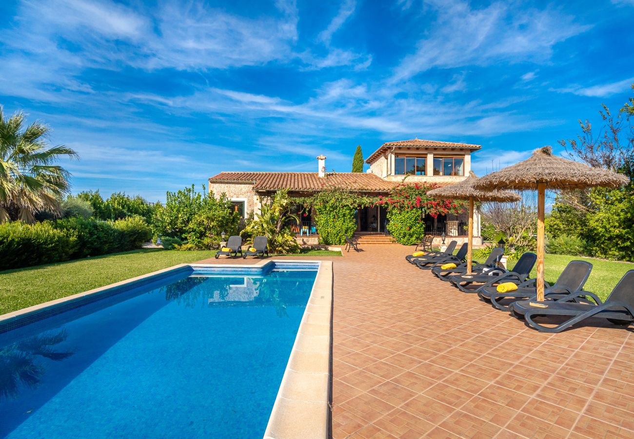 Finca Can Torretes en alcudia con piscina Finca Can Torretes en alcudia con piscina