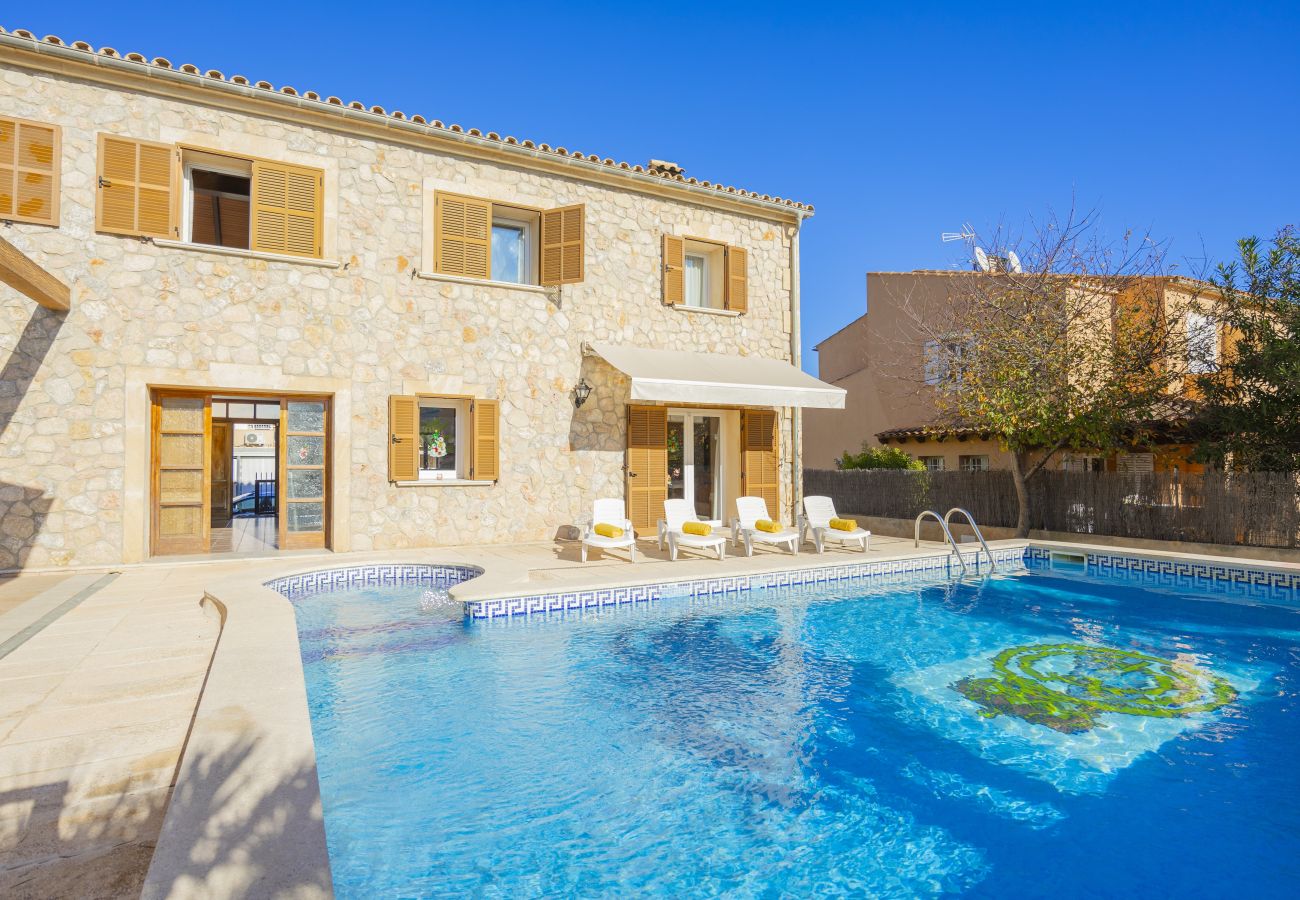 Casa en Alcudia para 8 con piscina Casa en Alcudia para 8 con piscina