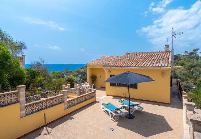 Holiday house in Santanyi with sea views Holiday house in Santanyi with sea views