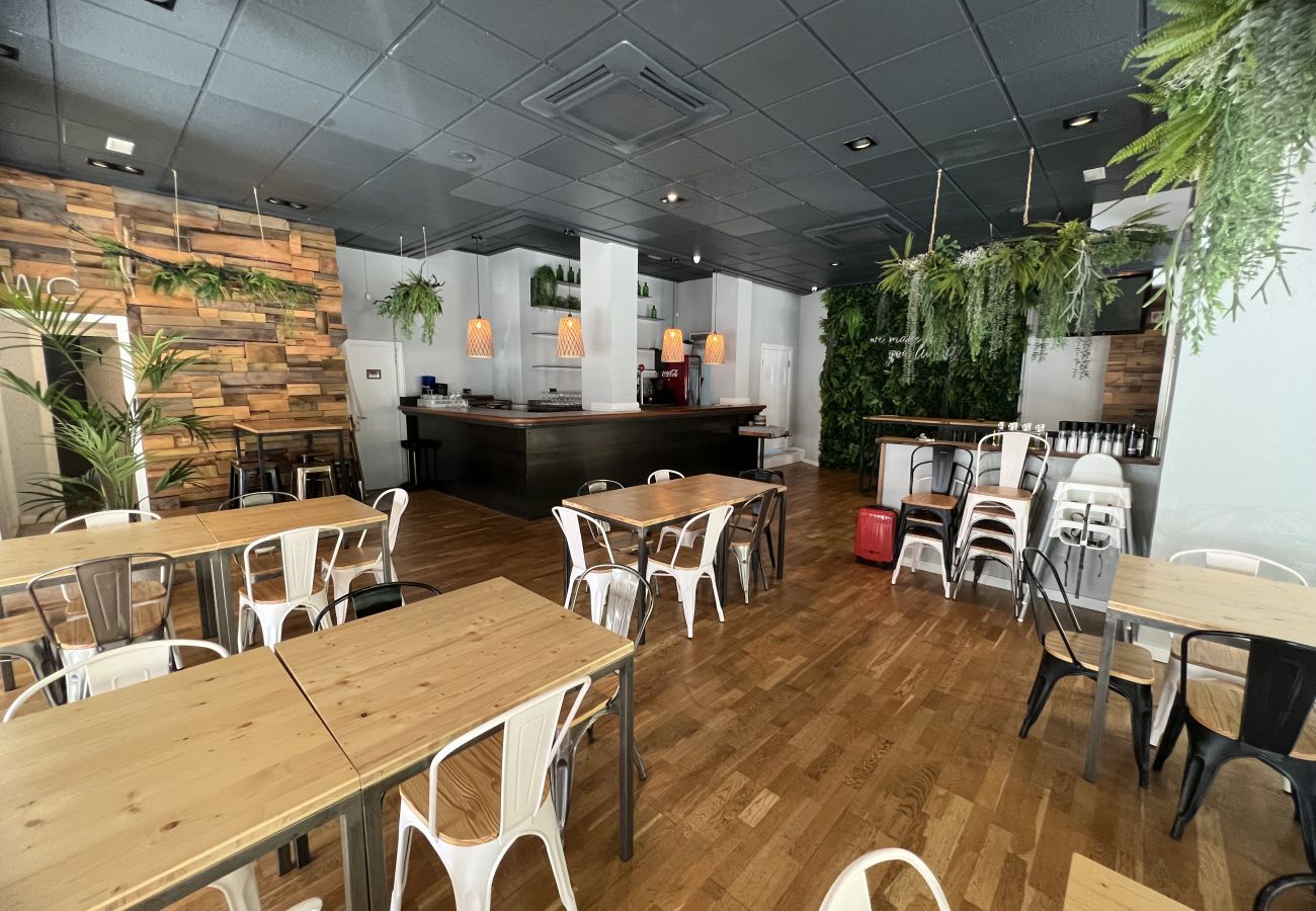 Local comercial en Alcúdia -  restaurante en Pto. Alcudia (traspasado)