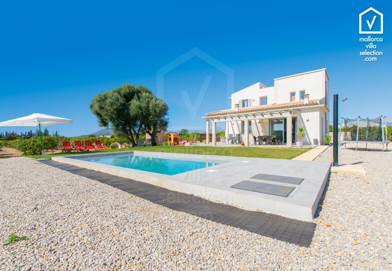 Finca in Llubi - C285 Albamar by Mallorca Villa Selection Finca in Llubi - C285 Albamar by Mallorca Villa Selection