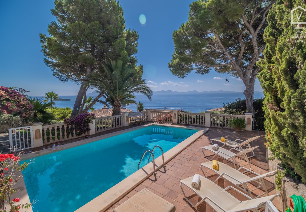 Tres Pinos für 6 mit Pool in Alcanada / Alcudia Aucanada, Familie, Pool, Strand, WiFi, Grill
