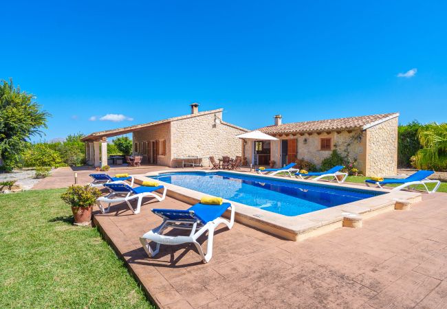 Finca in Alcudia mit Pool Finca in Alcudia mit Pool