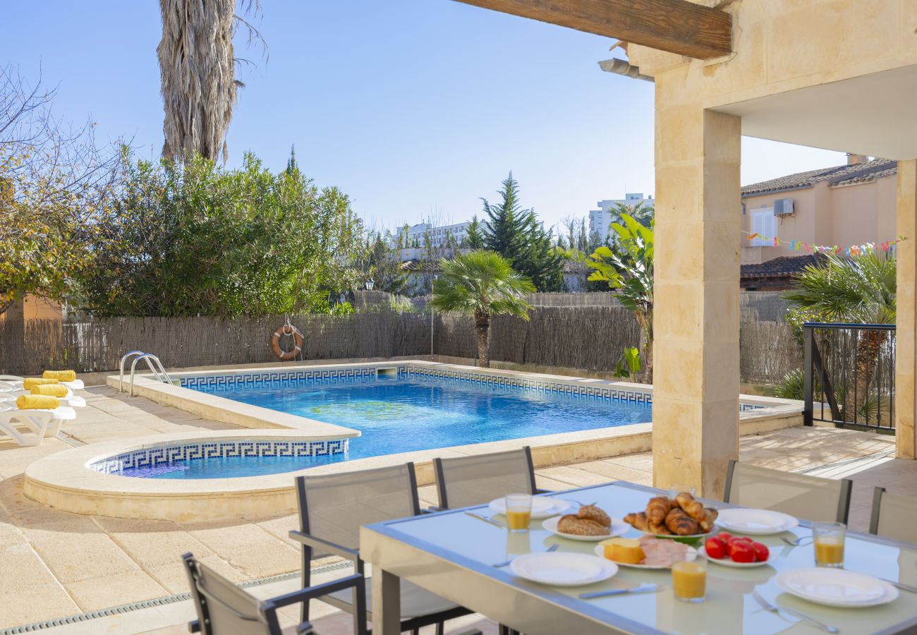 Haus in Alcudia für 8 Personen mit Pool Haus in Alcudia für 8 Personen mit Pool